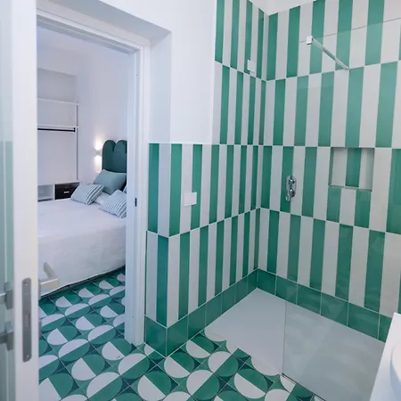 Boutique Ideal Hotel 4*