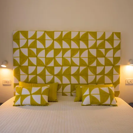 Boutique Ideal Hotel 4*